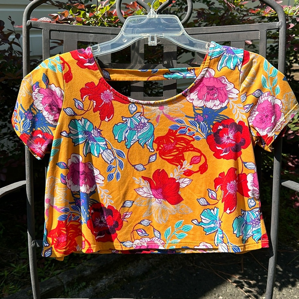 Crop top
